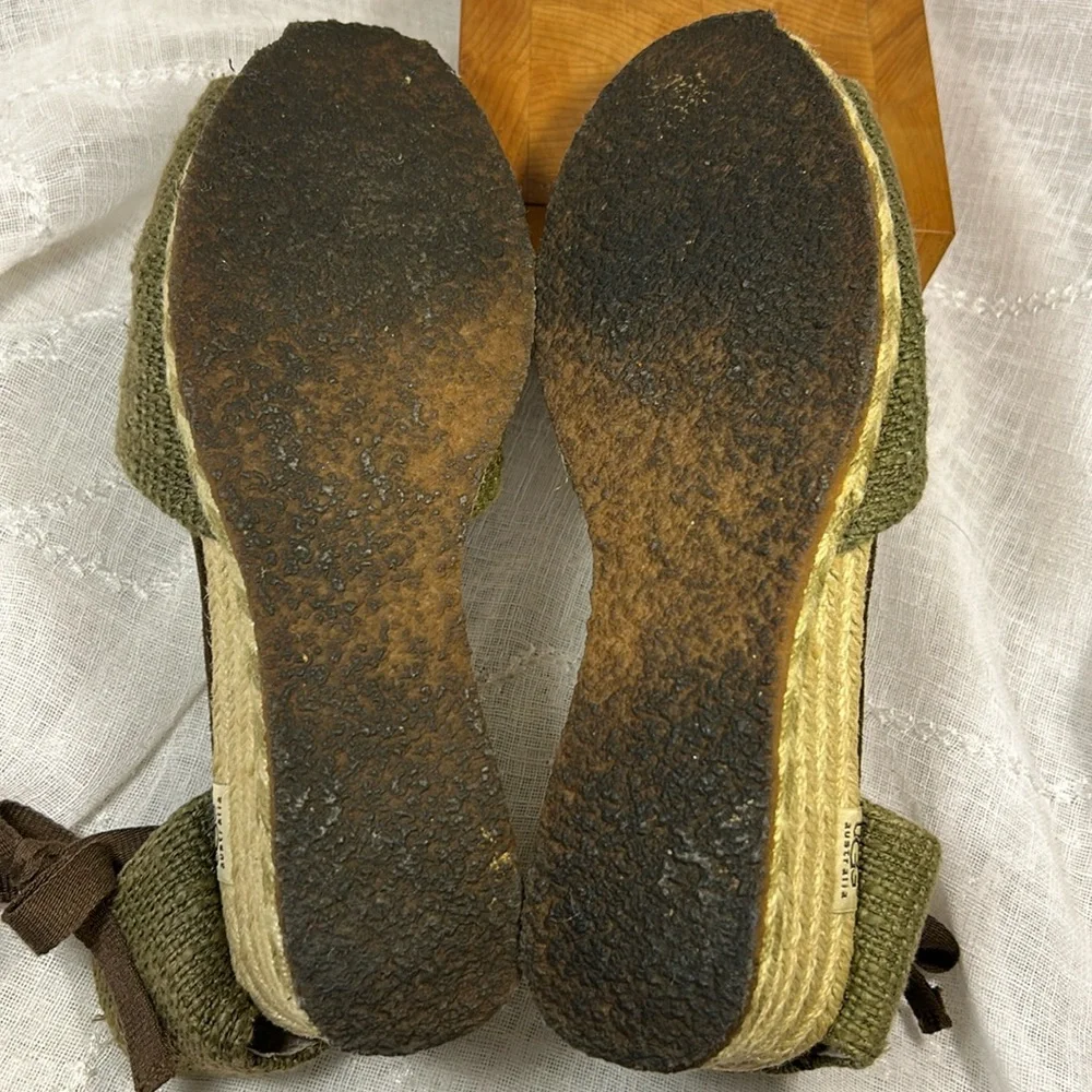 UGG almost new leather espadrille wedge sandals